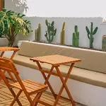 Nephos Otel *