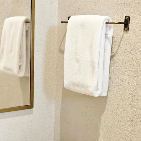 Nephos Hotell