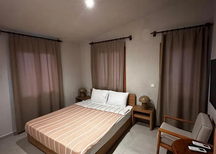Nephos Hotel Side