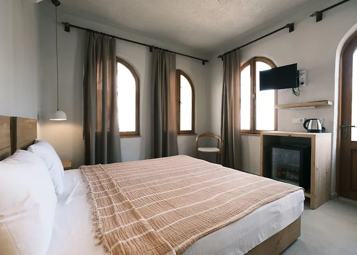 Nephos Hotel *