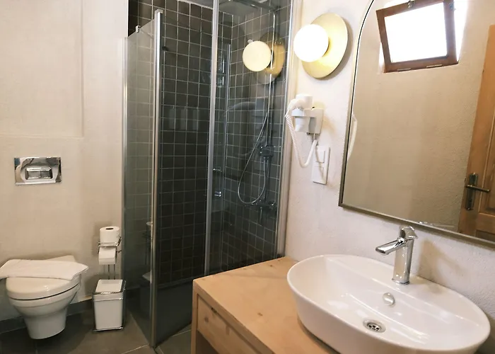 Nephos Hotel